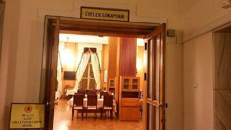 tbmmde yemege zam uyeler lokantasinda corba 23 salata 15 etli yemekler 100 lira oldu xZOy1XYi