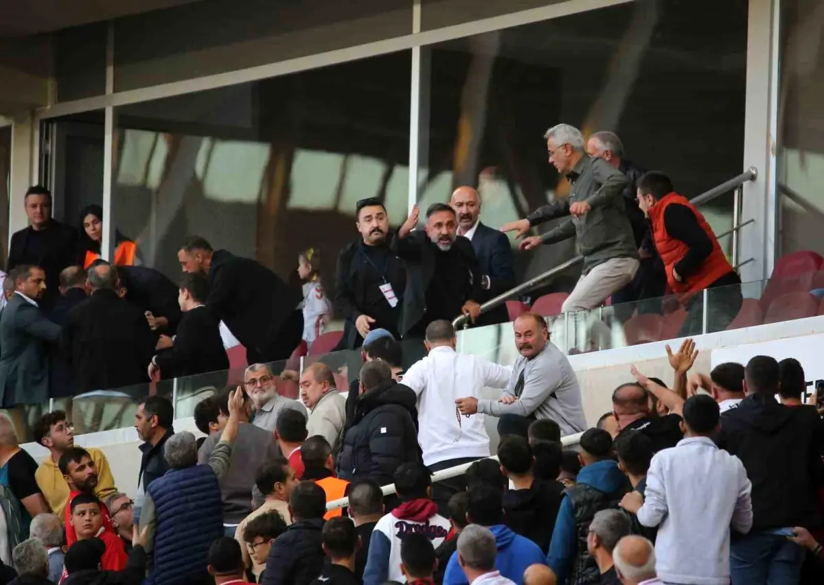 sivassporda baskan taraftarla tartisti xPmBZXx2