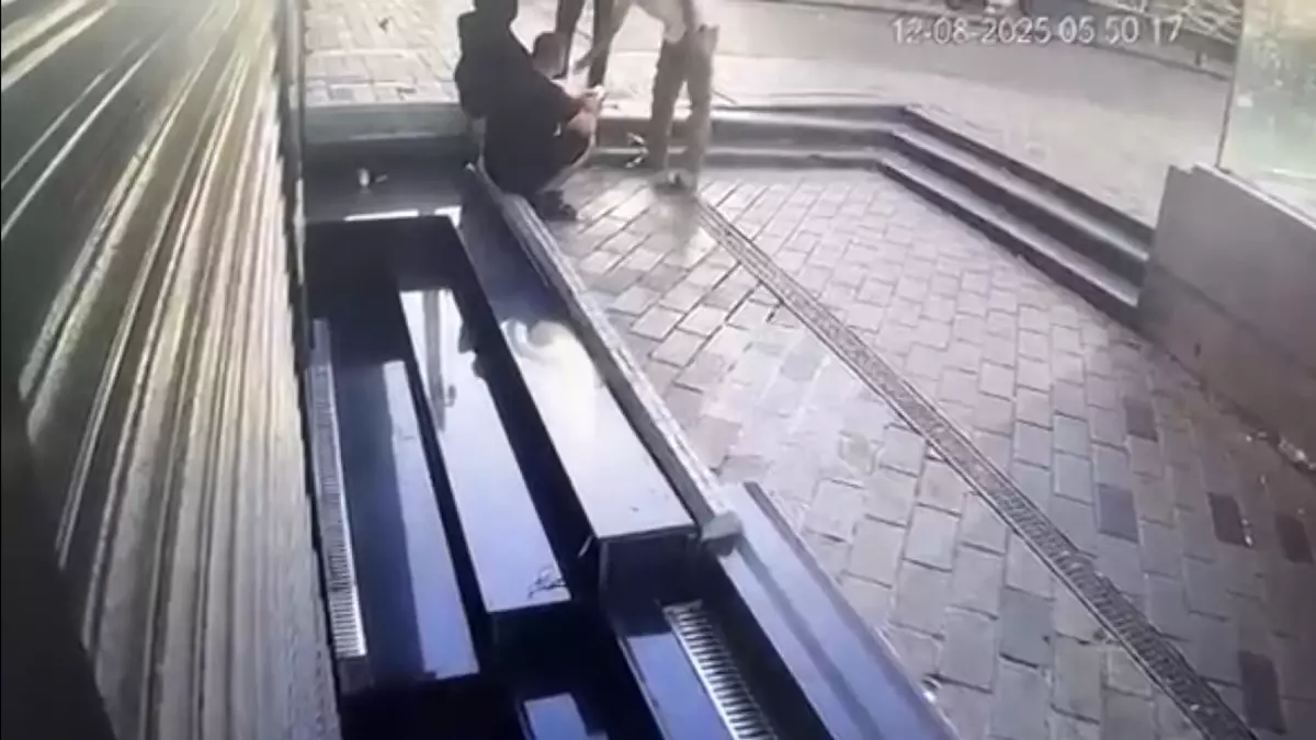 taksimde hirsizlik uyku halinde telefon calindi KRwXIl4V.jpg