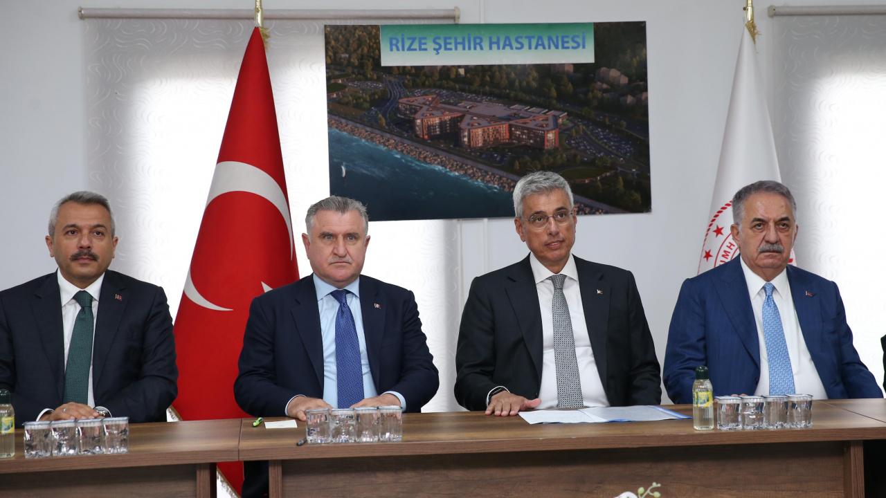 Saglik bakani memisoglu rize sehir hastanesinde incelemelerde bulundu cAUE9yvt